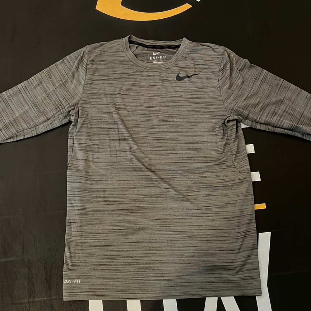 Nike DriFit long sleeve medium
